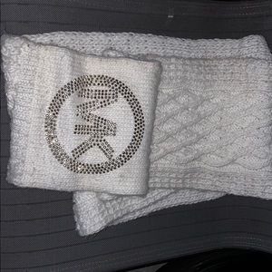 Michael kors infinity scarf